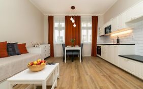 New Studio 3 - Self Check In, Parking Possible, Weekend Free Parking